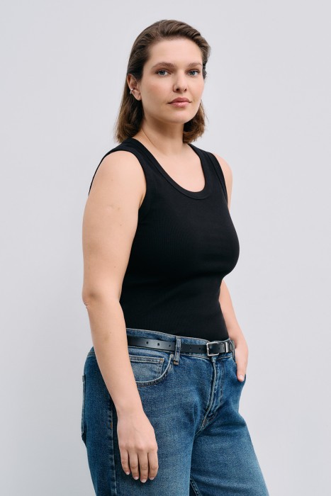 топ в рубчик от бренда снежная королева вид слева