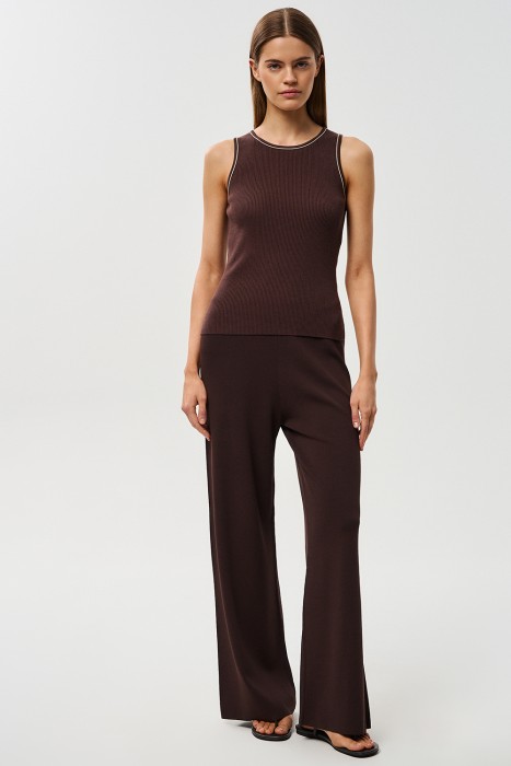 топ в рубчик по цене 2040 руб вид справа