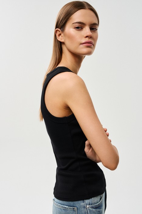 топ в рубчик от бренда снежная королева вид слева