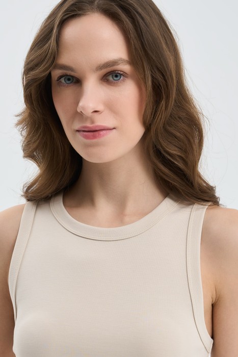 топ от бренда снежная королева вид слева