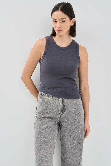 топ от бренда снежная королева вид слева