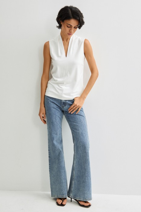 топ от бренда снежная королева вид слева