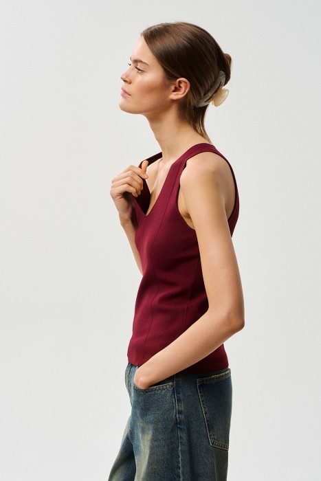 топ от бренда снежная королева вид слева