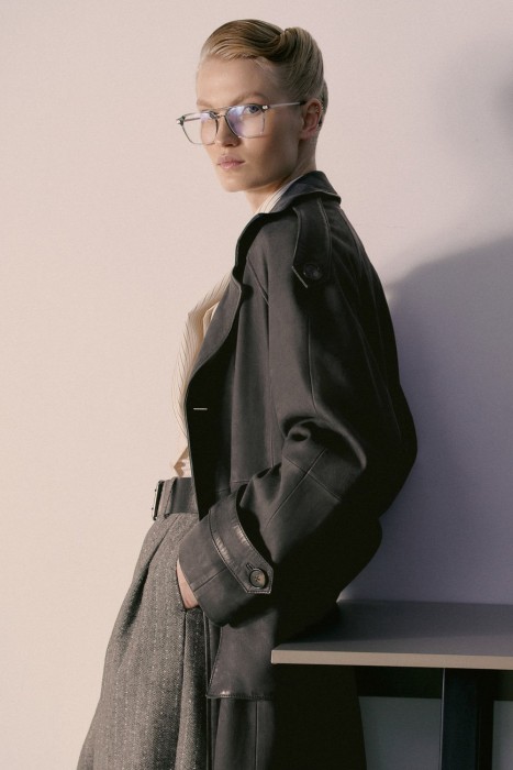 тренч из натуральной кожи по цене 21590 руб вид справа