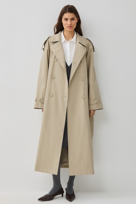 тренч от бренда снежная королева вид слева