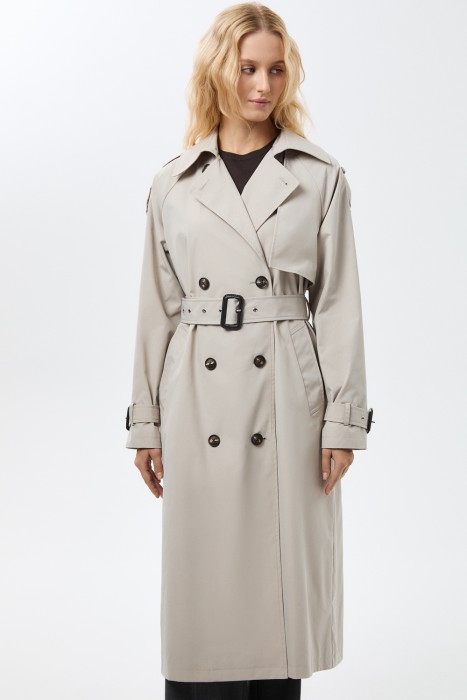 тренч от бренда снежная королева вид слева