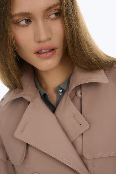 тренчкот с ремнем из россии вид сбоку