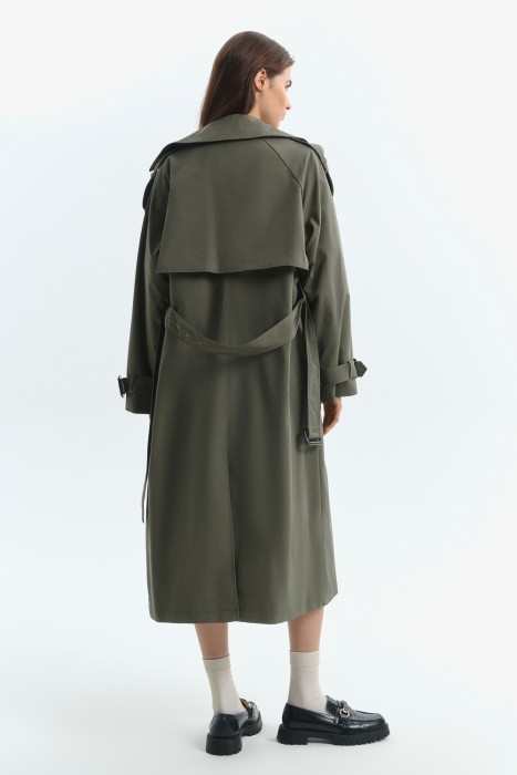 тренчкот по цене 8820 руб вид справа