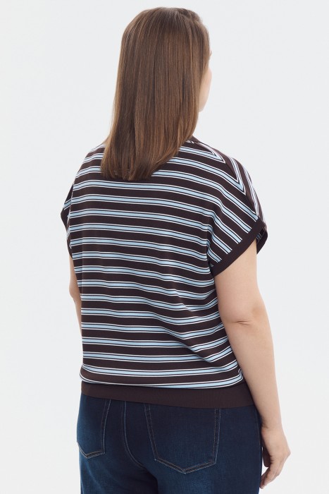 трикотажная футболка в полоску по цене 2680 руб вид справа