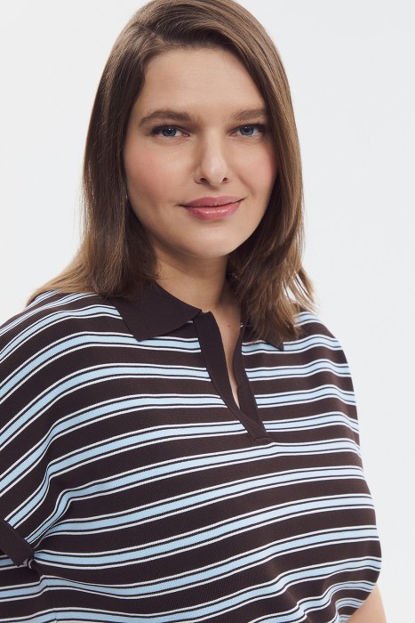 трикотажная футболка в полоску из россии вид сбоку