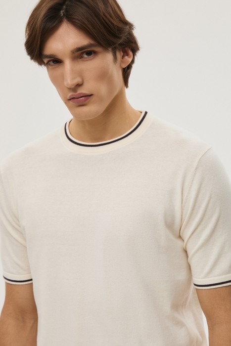 трикотажная футболка из россии вид сбоку