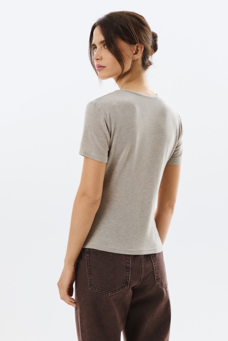 трикотажная футболка по цене 1040 руб вид справа