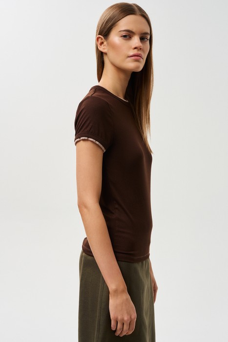 трикотажная футболка от бренда снежная королева вид слева