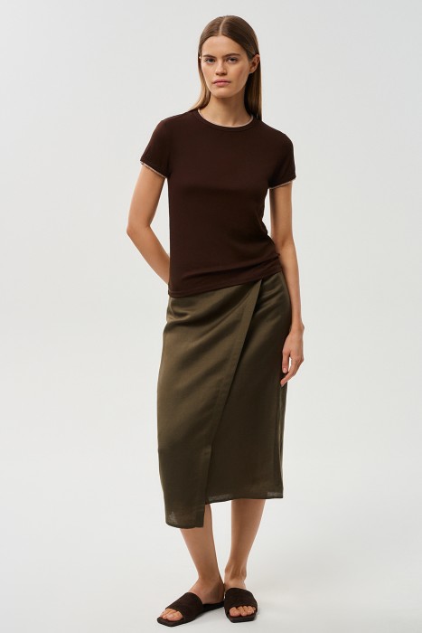 трикотажная футболка по цене 1630 руб вид справа