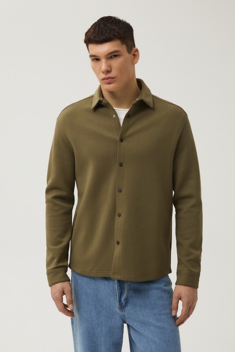 трикотажная рубашка от бренда снежная королева вид слева