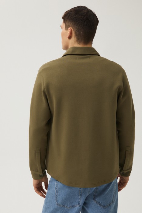 трикотажная рубашка по цене 2200 руб вид справа