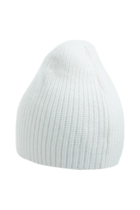 трикотажная шапка от бренда снежная королева вид слева