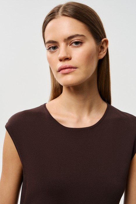 трикотажная туника по цене 3270 руб вид справа