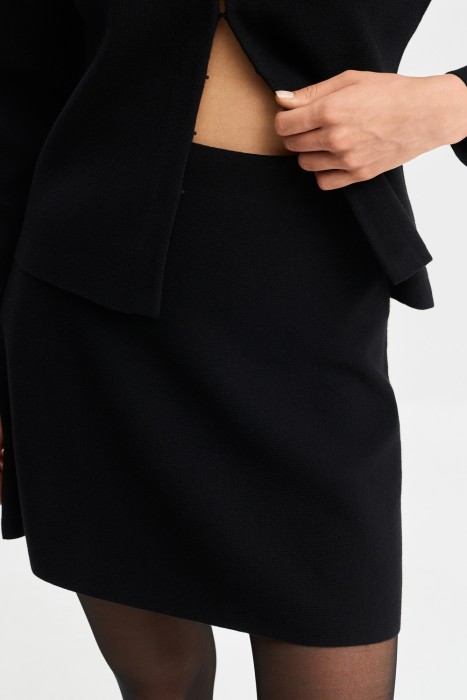 трикотажная юбка от бренда снежная королева вид слева