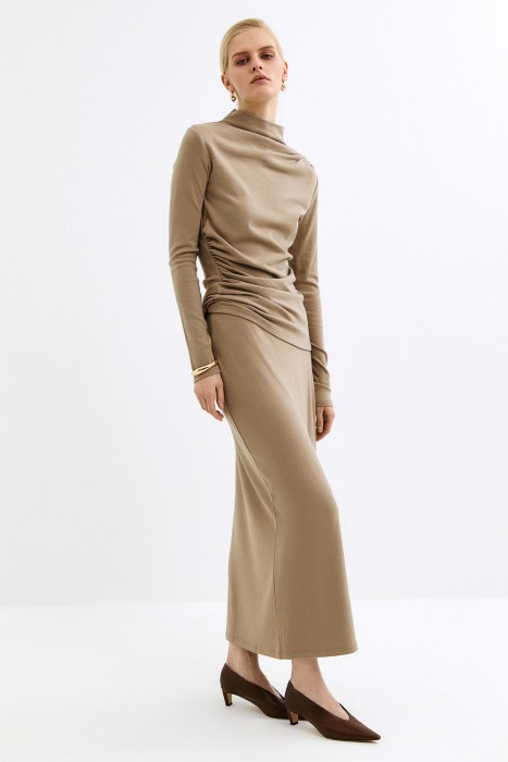 трикотажная юбка по цене 1890 руб вид справа