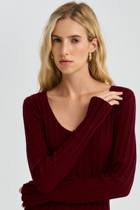 трикотажное платье-лапша от бренда снежная королева вид слева