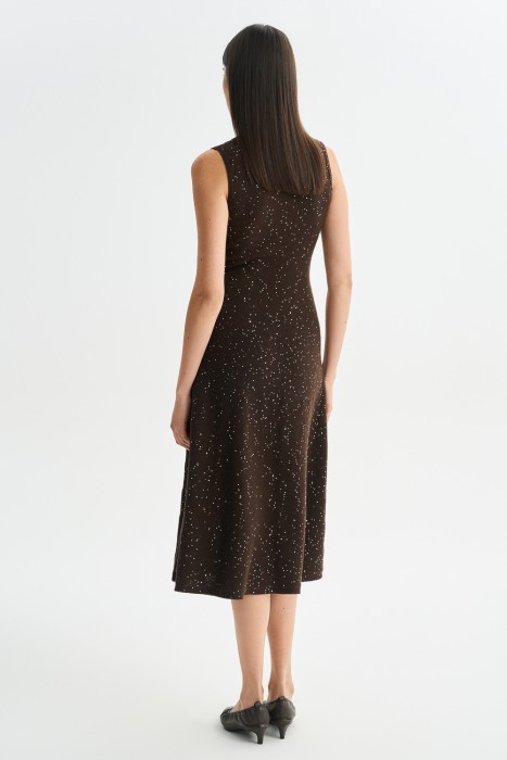 трикотажное платье с пайетками по цене 2680 руб вид справа