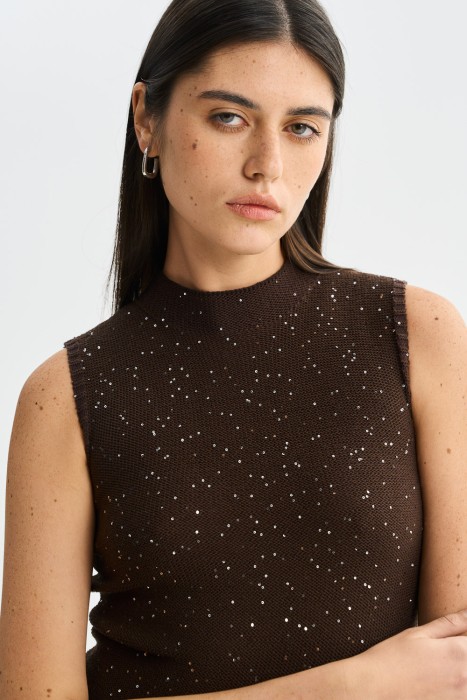 трикотажное платье с пайетками из россии вид сбоку