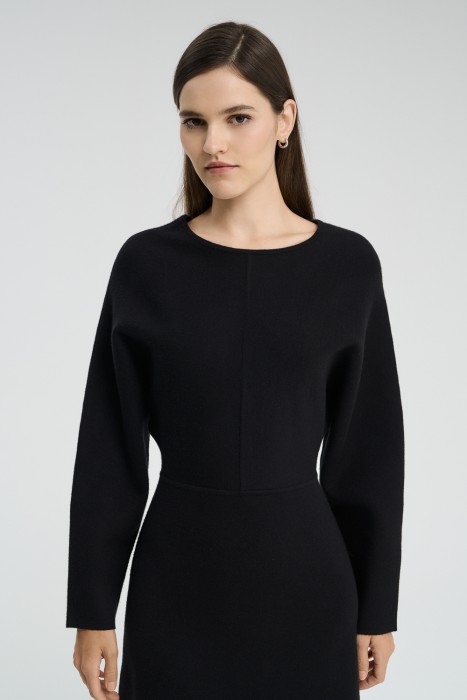 трикотажное платье от бренда снежная королева вид слева