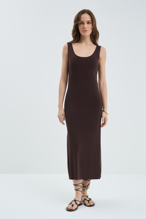 трикотажное платье от бренда снежная королева вид слева