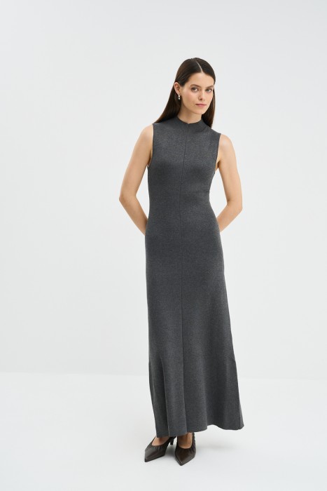 трикотажное платье от бренда снежная королева вид слева