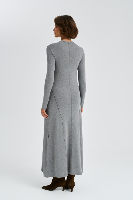 трикотажное платье по цене 2680 руб вид справа