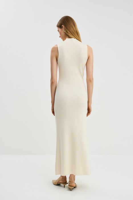 трикотажное платье из россии вид сбоку