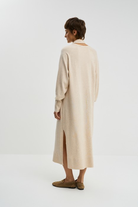 трикотажное платье по цене 2140 руб вид справа