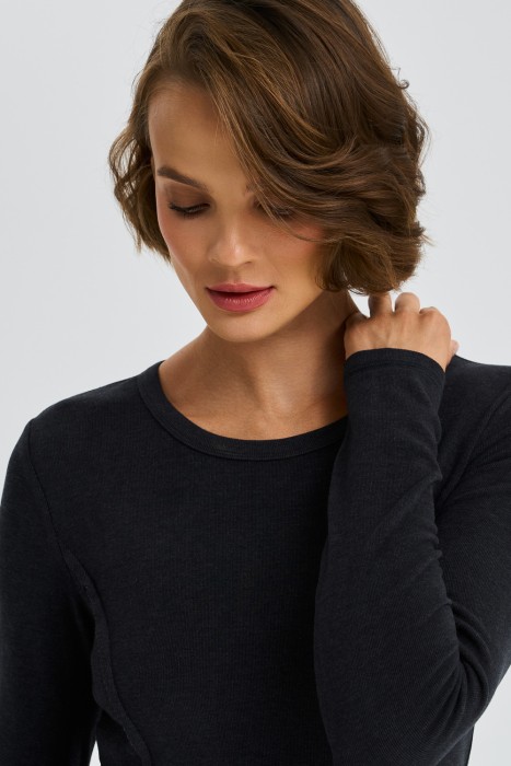 трикотажное платье от бренда снежная королева вид слева