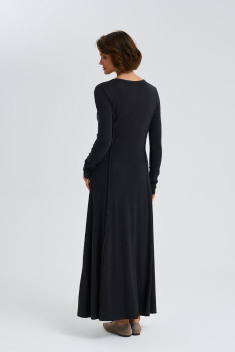 трикотажное платье по цене 2030 руб вид справа