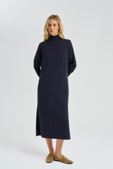 трикотажное платье от бренда снежная королева вид слева