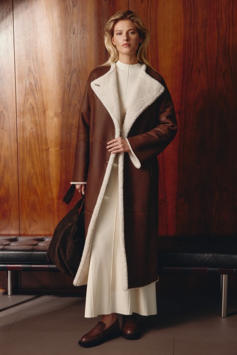 трикотажное платье от бренда снежная королева вид слева