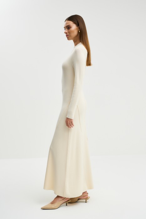 трикотажное платье из россии вид сбоку