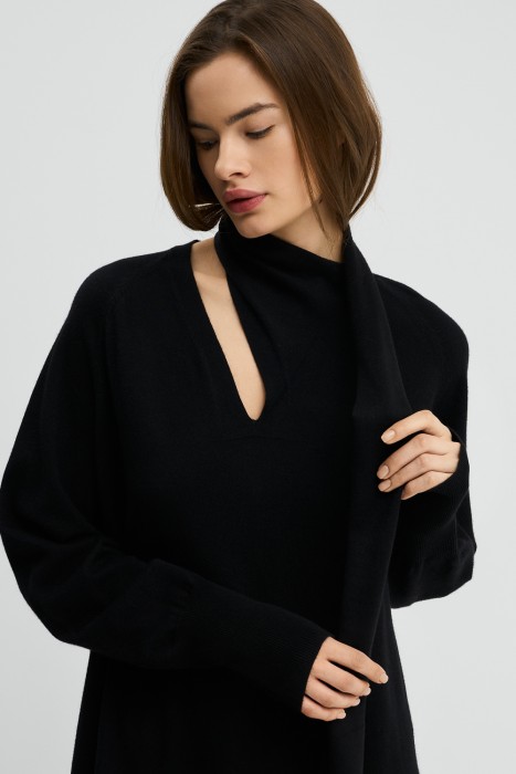 трикотажное платье от бренда снежная королева вид слева