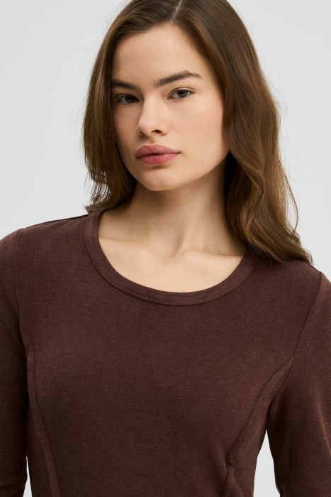 трикотажное платье по цене 2190 руб вид справа