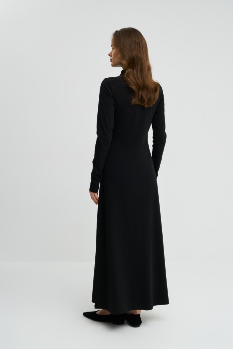 трикотажное платье по цене 2030 руб вид справа