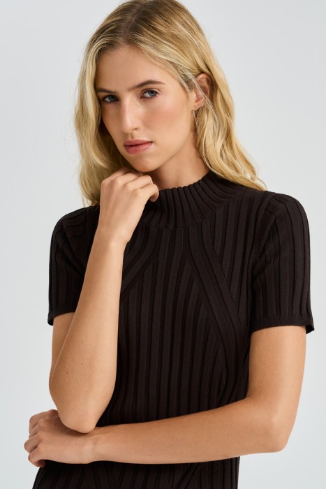 трикотажное платье от бренда снежная королева вид слева