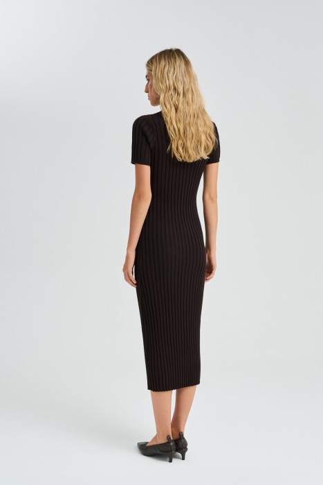 трикотажное платье по цене 2030 руб вид справа