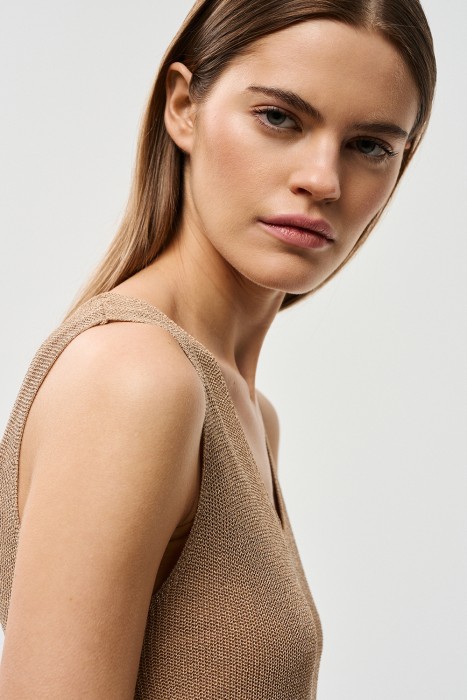 трикотажное платье по цене 5100 руб вид справа