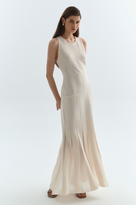 трикотажное платье по цене 2220 руб вид справа