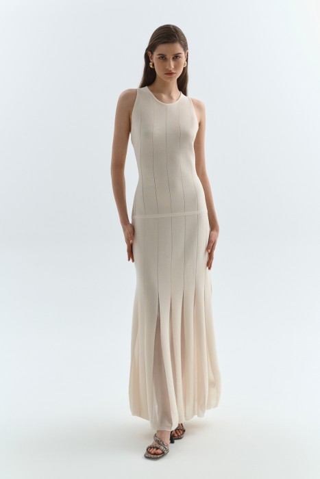 трикотажное платье из россии вид сбоку