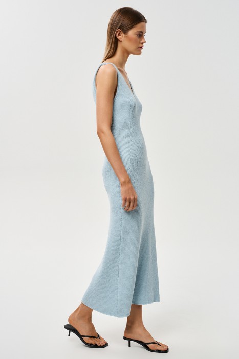 трикотажное платье от бренда снежная королева вид слева