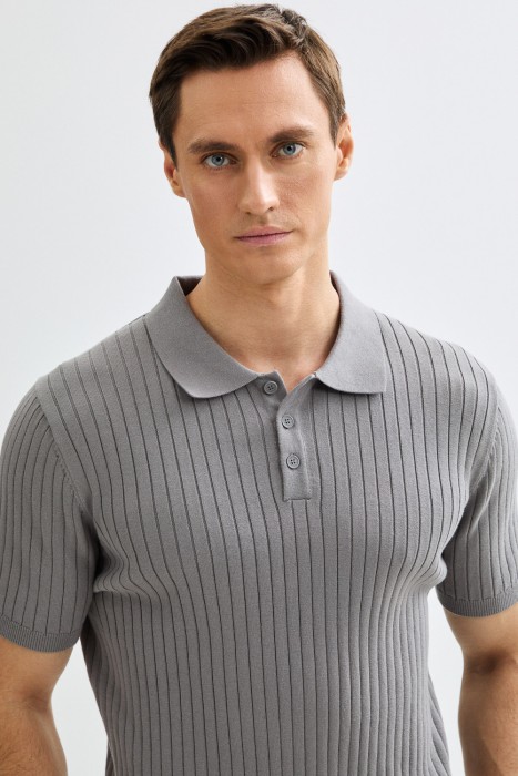 трикотажное поло из россии вид сбоку