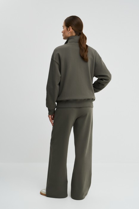 трикотажные брюки по цене 1620 руб вид справа