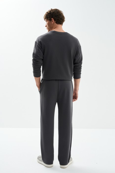 трикотажные брюки по цене 1290 руб вид справа